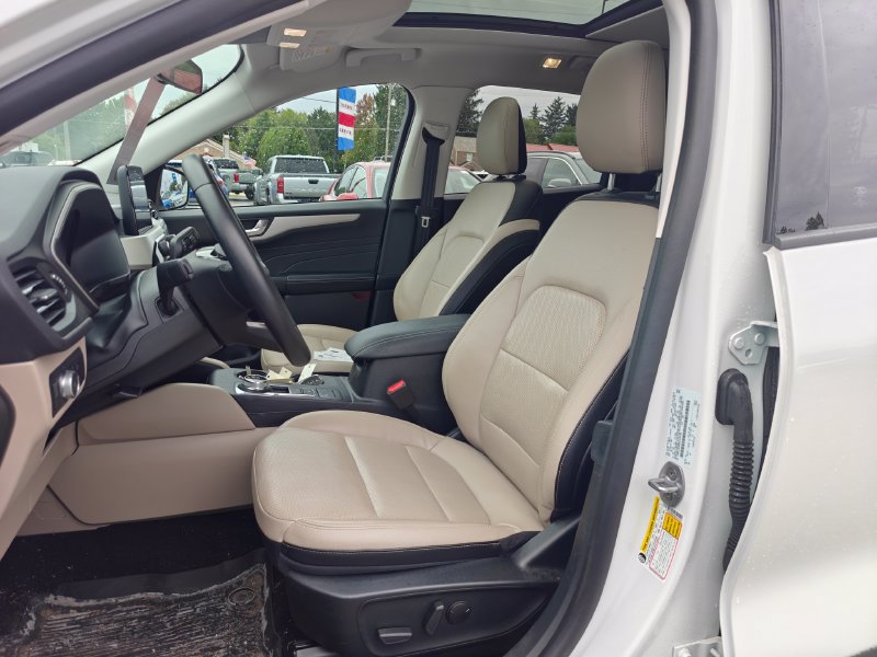Used 2022 Ford Escape SEL w/ Technology Package AWD/4WD image 9