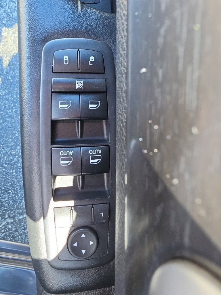 Used 2017 Jeep Grand Cherokee Altitude AWD/4WD image 22