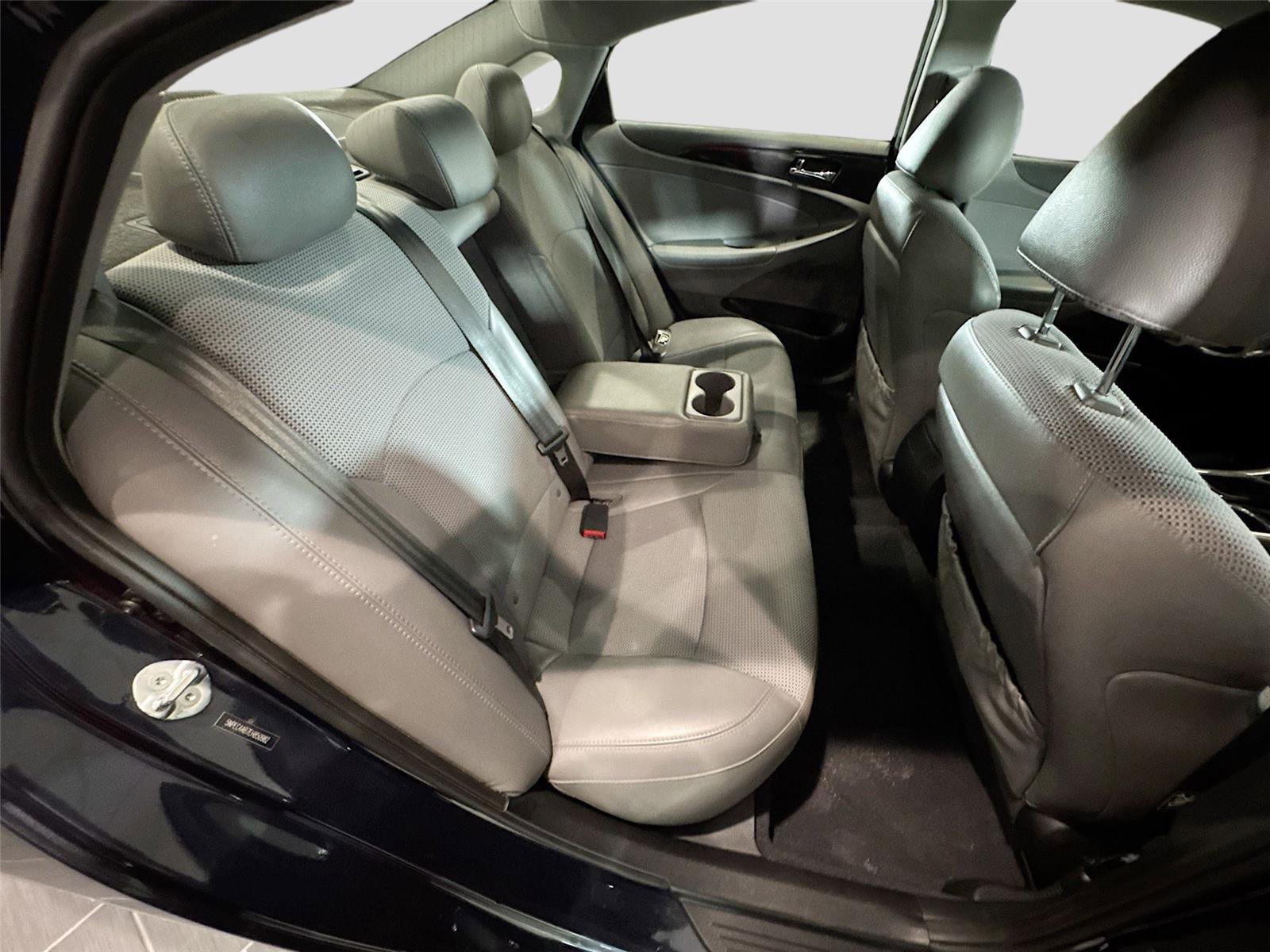 Used 2014 Hyundai Sonata SE w/ Premium Package 03 image 23