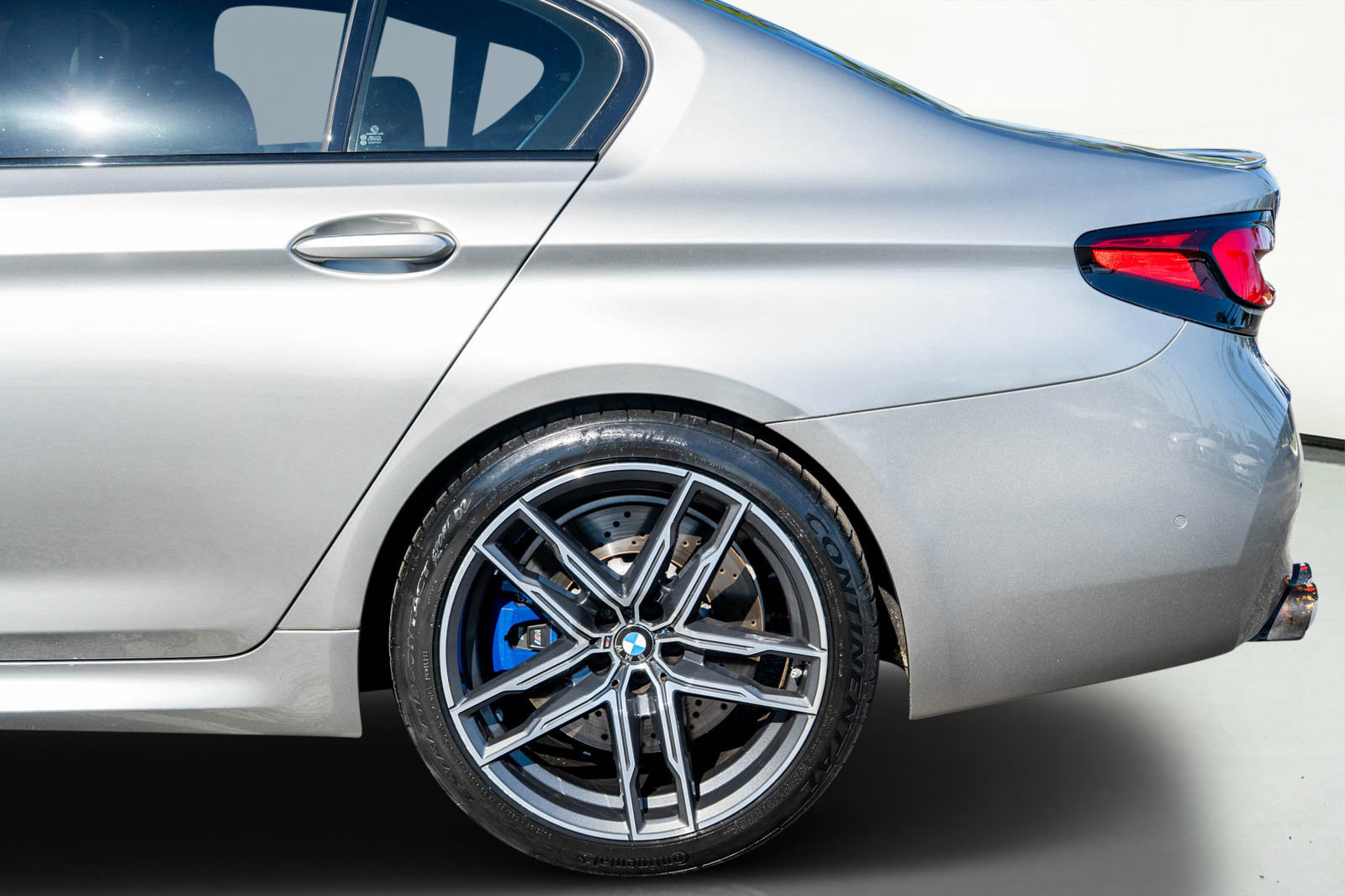 Used 2021 BMW M5 w/ Executive Package image 21