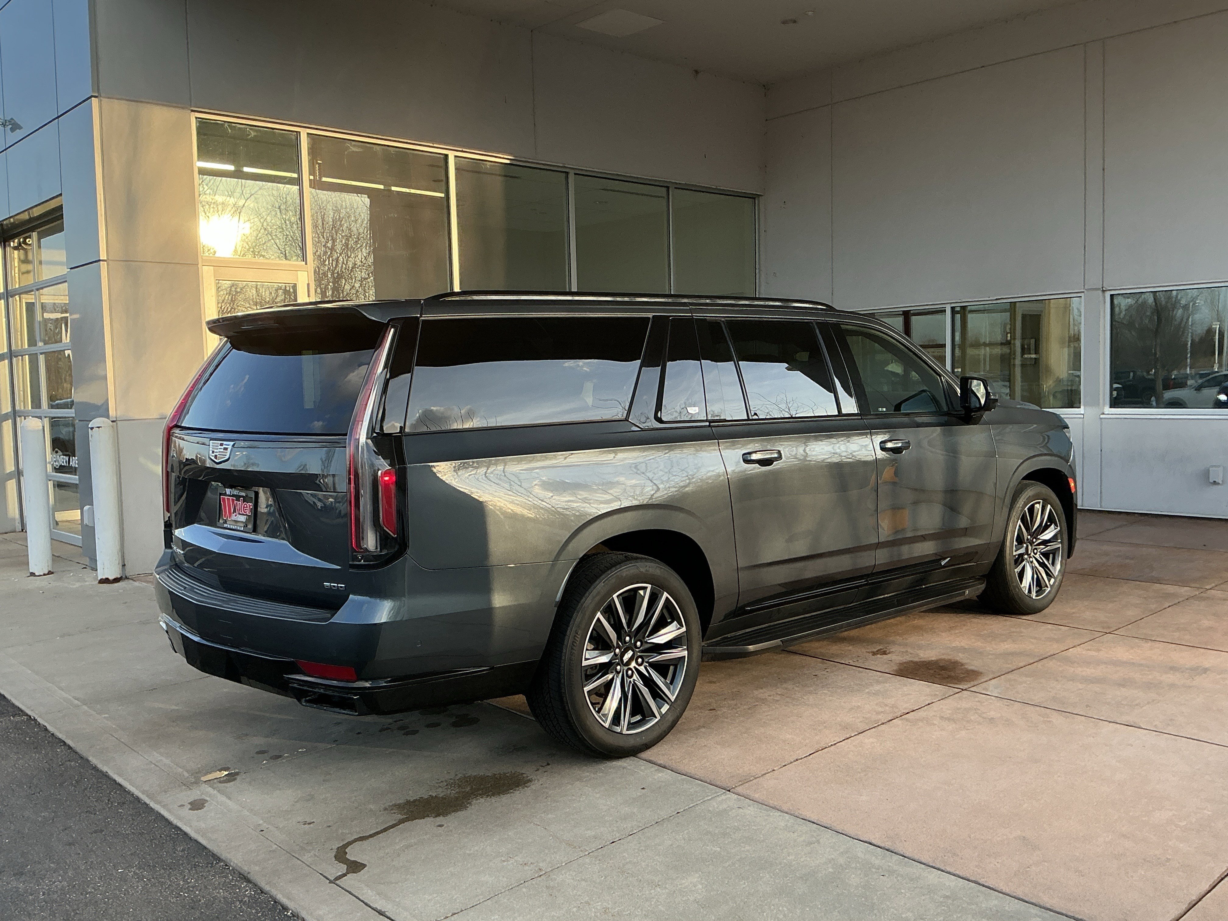 Used 2021 Cadillac Escalade ESV Sport Platinum w/ Heavy-Duty Trailer Package image 22