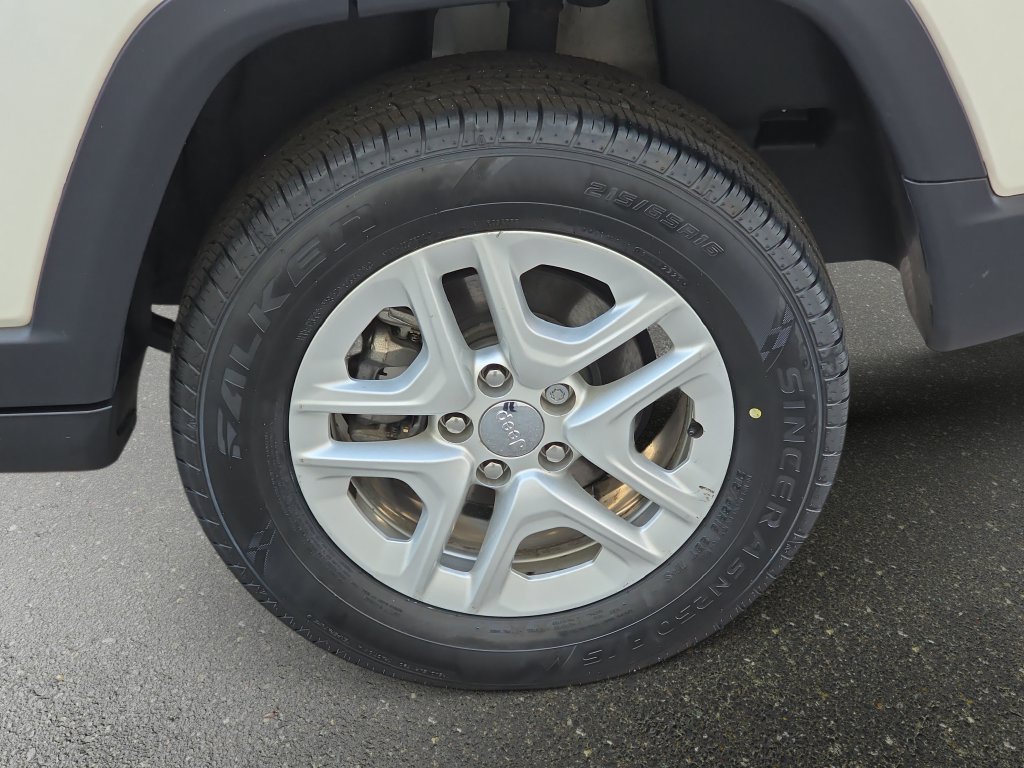 Used 2019 Jeep Compass Sport w/ Cold Weather Group AWD/4WD image 34