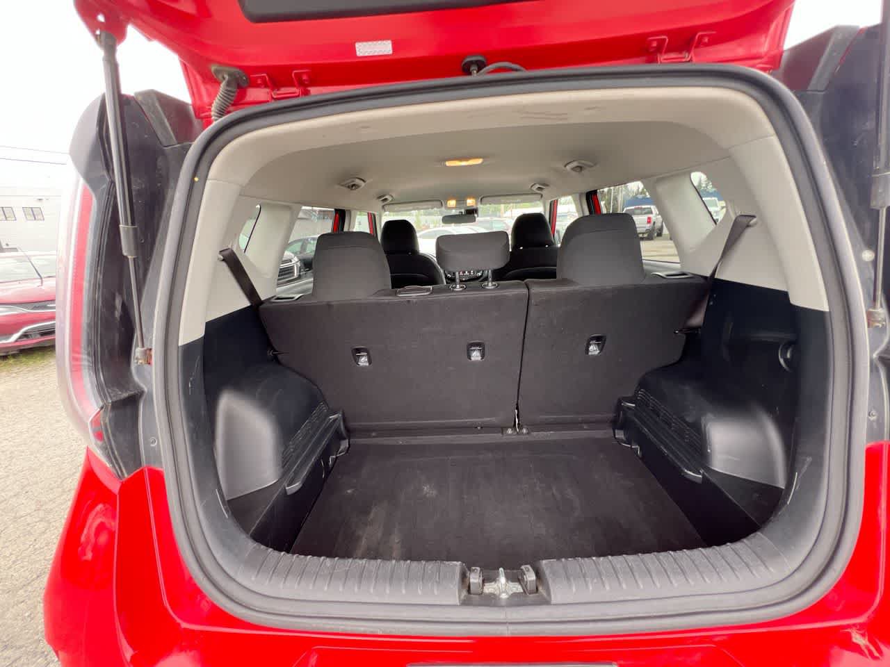 Used 2024 Kia Soul LX w/ Option Group 015 FWD image 26