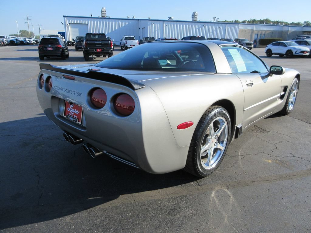 Used 2002 Chevrolet Corvette Coupe w/ Preferred Equipment Group2 RWD image 5