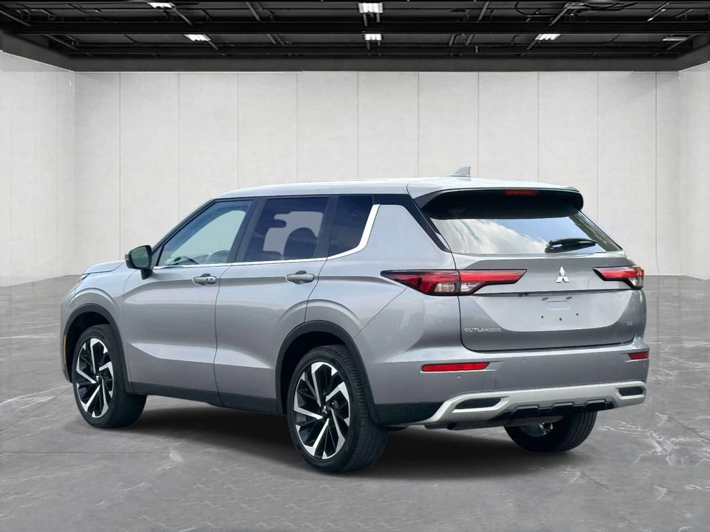 Used 2024 Mitsubishi Outlander SE AWD/4WD image 7