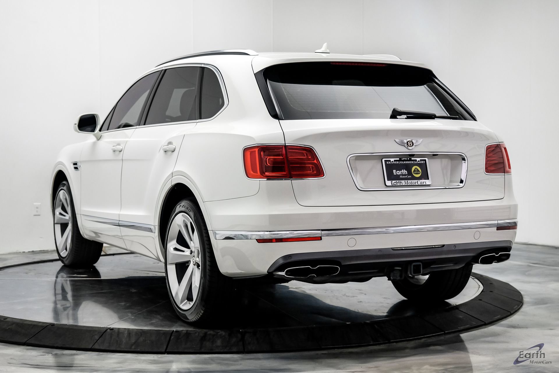 Used 2019 Bentley Bentayga image 11