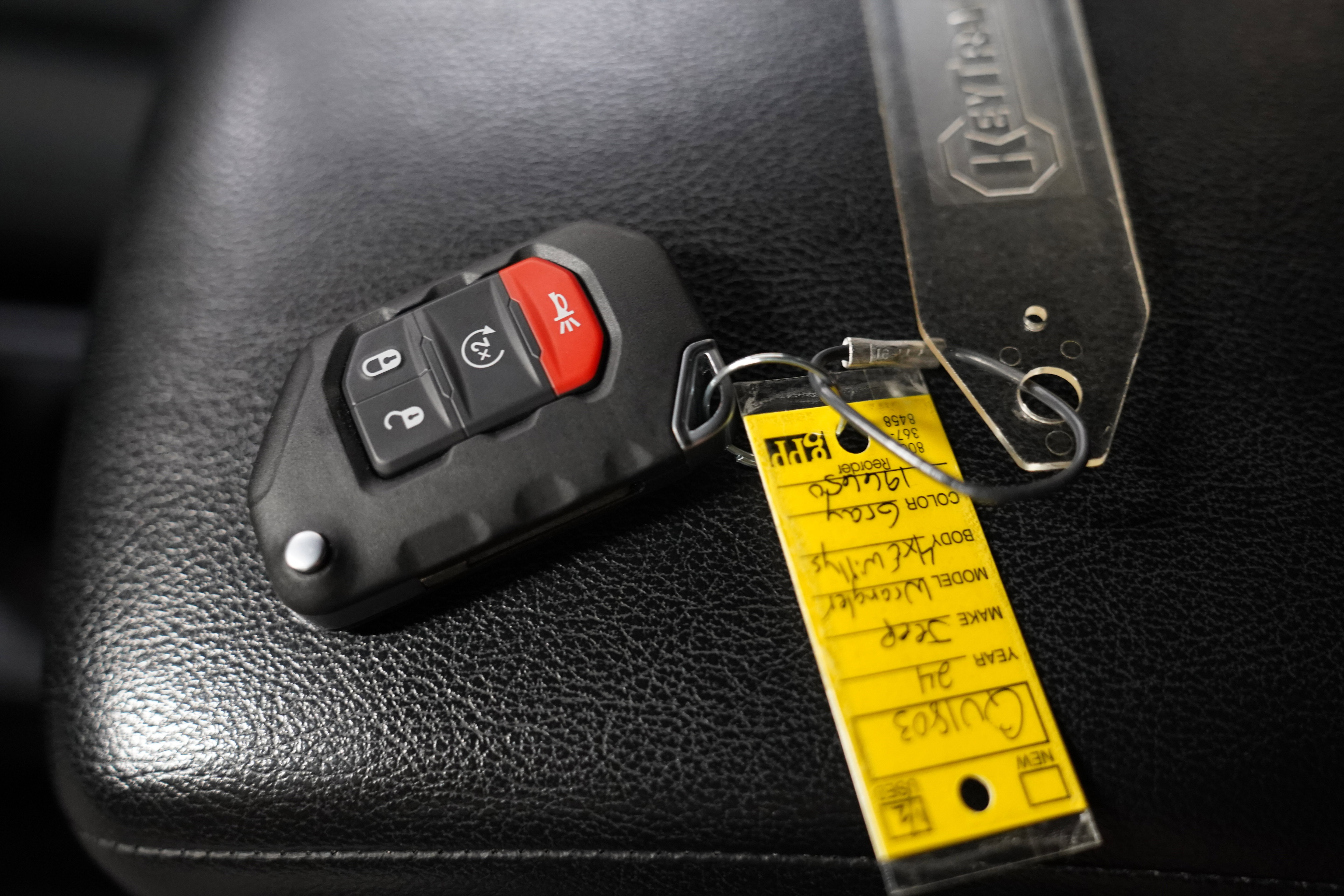 Used 2024 Jeep Wrangler Unlimited AWD/4WD image 29
