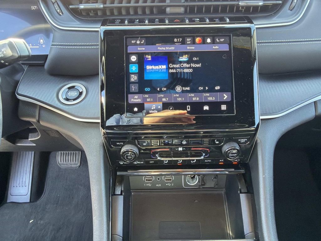 Used 2023 Jeep Grand Cherokee L Laredo image 30