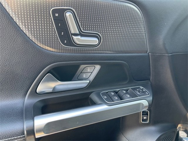 Used 2020 Mercedes-Benz GLB 250 4MATIC image 20