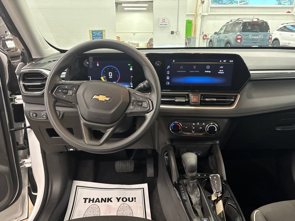 Used 2025 Chevrolet TrailBlazer LS w/ LS Convenience Package AWD/4WD image 6