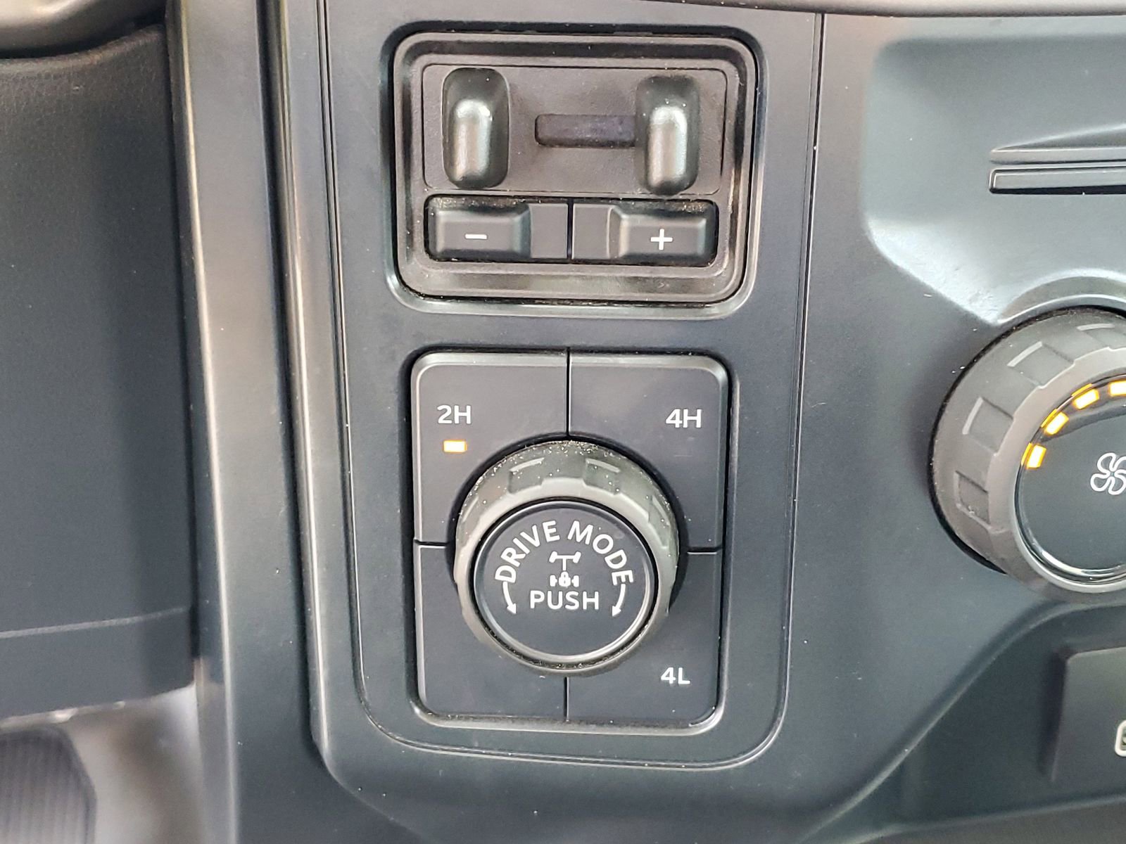 Certified 2025 Ford F150 XL w/ Tow/Haul Package AWD/4WD image 24