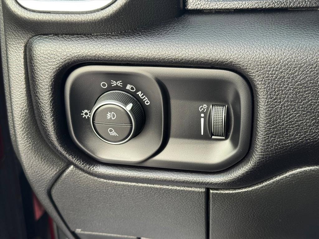 Used 2024 RAM 3500 Big Horn image 23