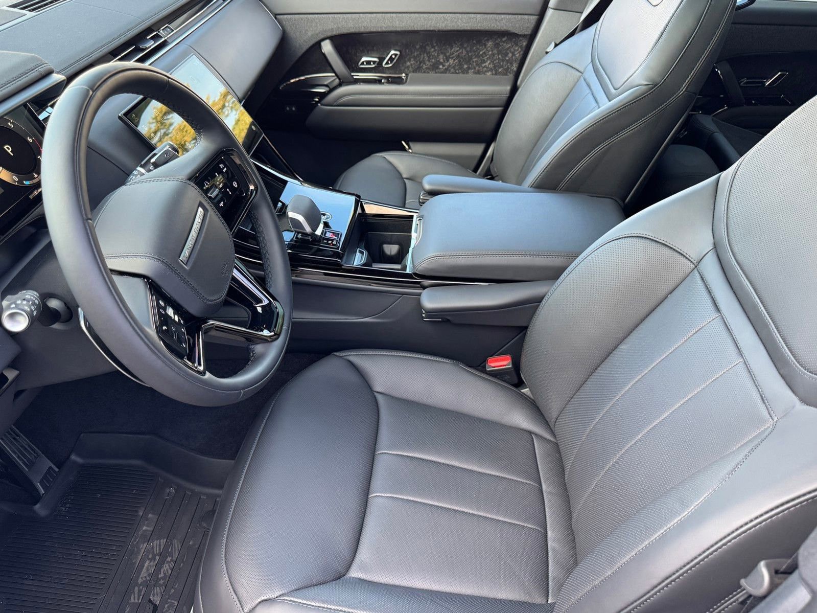 New 2026 Land Rover Range Rover Sport Dynamic SE image 9