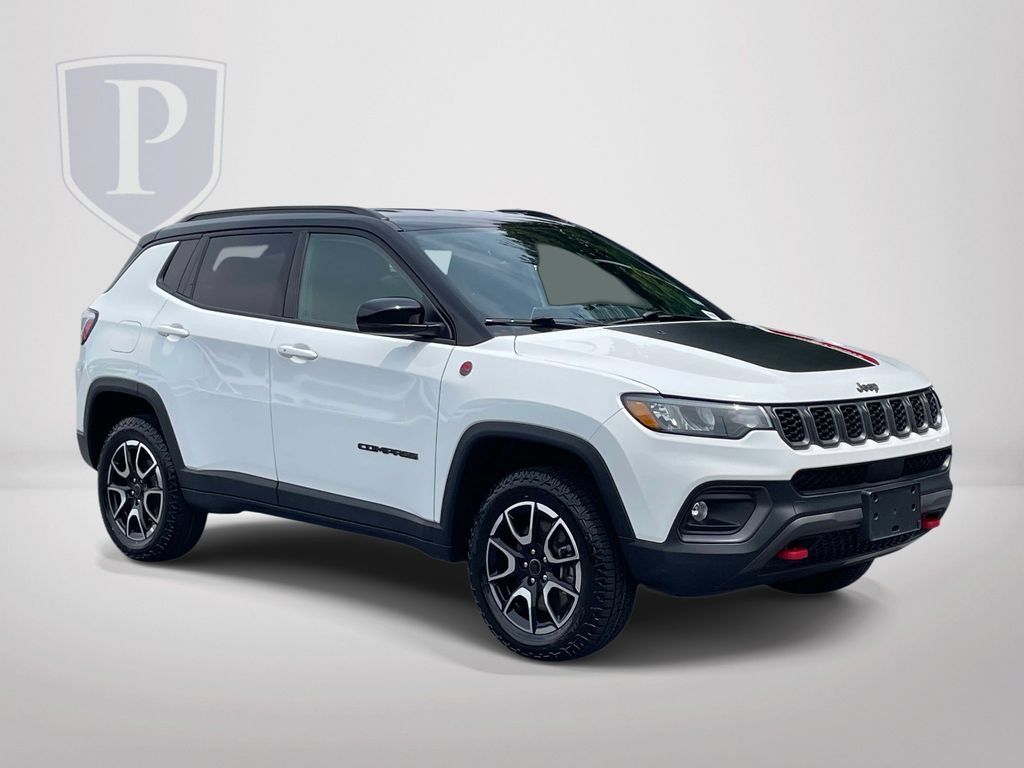 Certified 2025 Jeep Compass Trailhawk AWD/4WD image 2