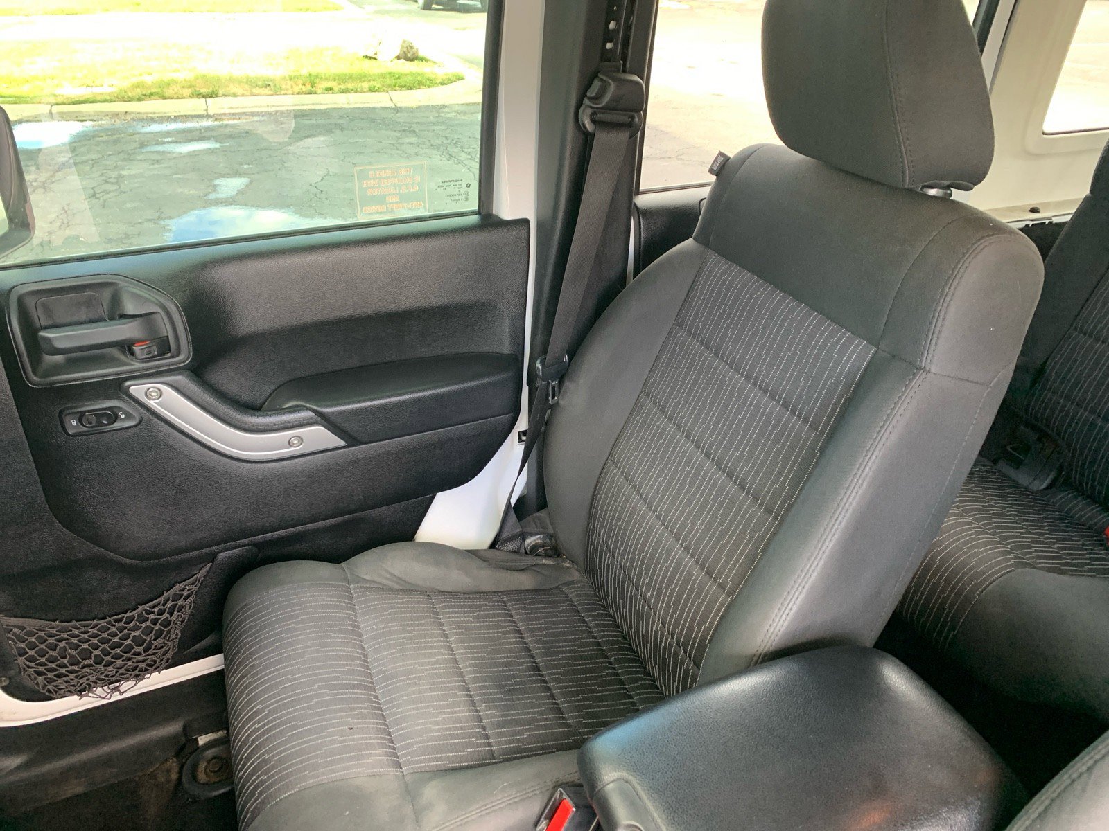 Used 2012 Jeep Wrangler Unlimited Sahara w/ Connectivity Group image 9