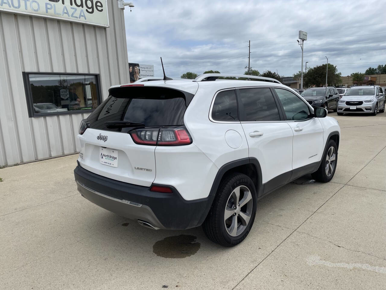 Used 2020 Jeep Cherokee Limited image 4