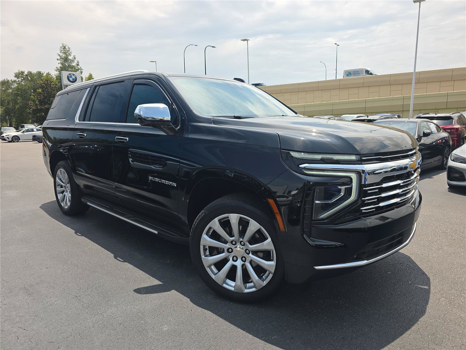 Used 2025 Chevrolet Suburban Premier AWD/4WD image 25