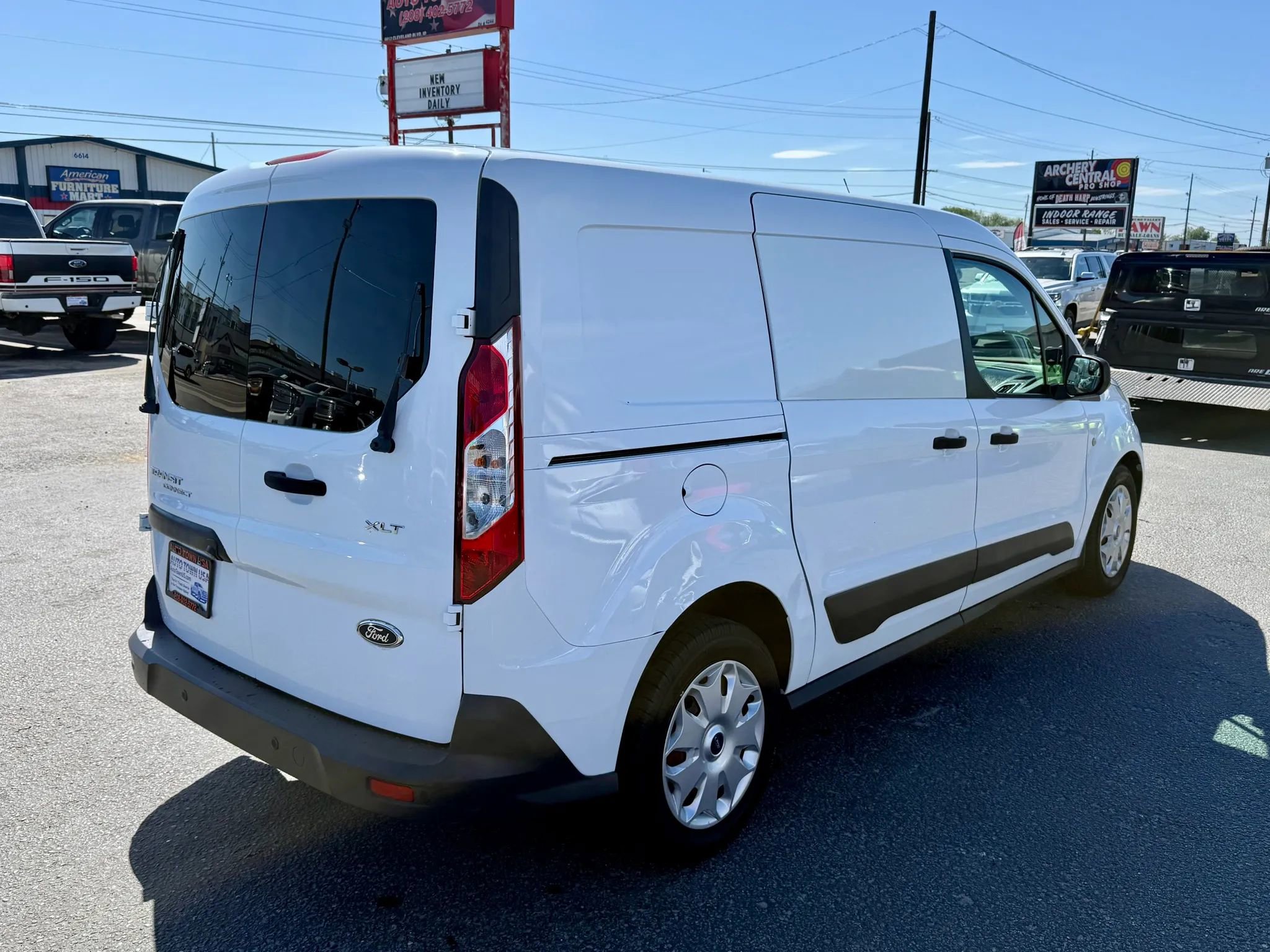Used 2015 Ford Transit Connect XLT FWD image 5