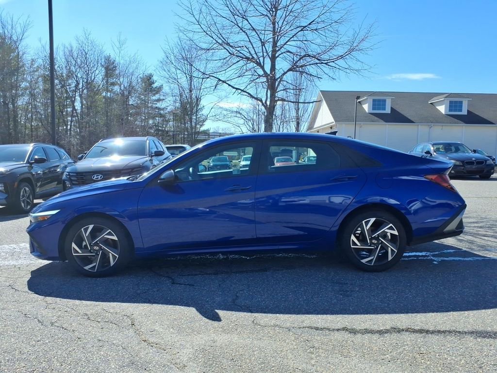 New 2025 Hyundai Elantra Sport image 9