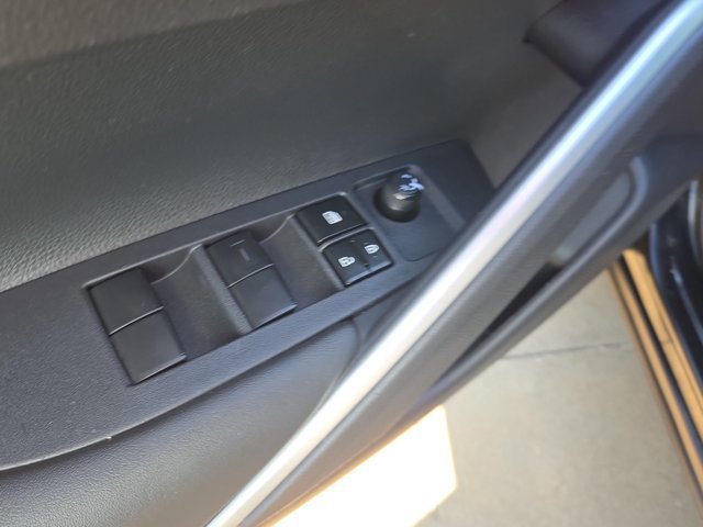 Used 2023 Toyota Corolla Cross AWD Hybrid image 14