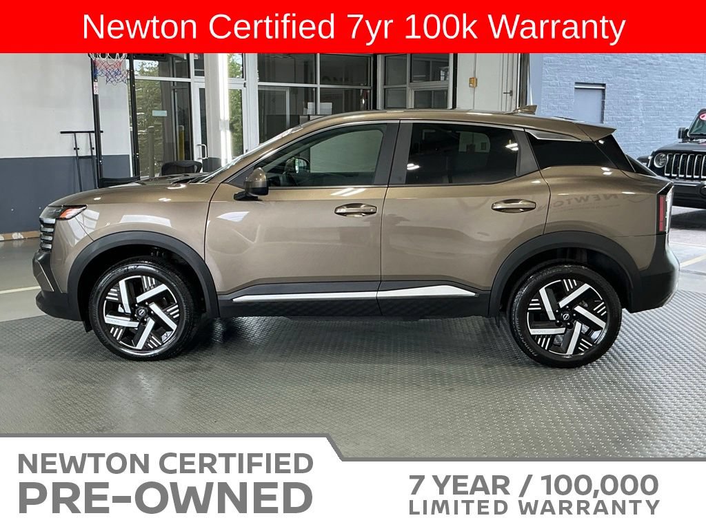 Used 2025 Nissan Kicks SV FWD image 3
