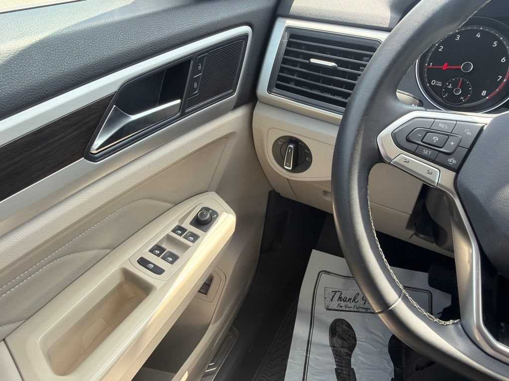 Used 2021 Volkswagen Atlas SE w/ Panoramic Sunroof Package FWD image 17