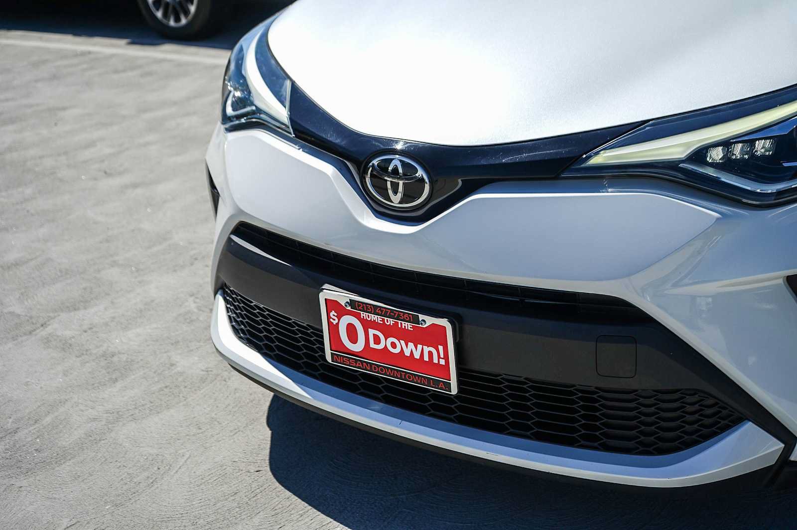 Used 2022 Toyota C-HR Limited FWD image 5