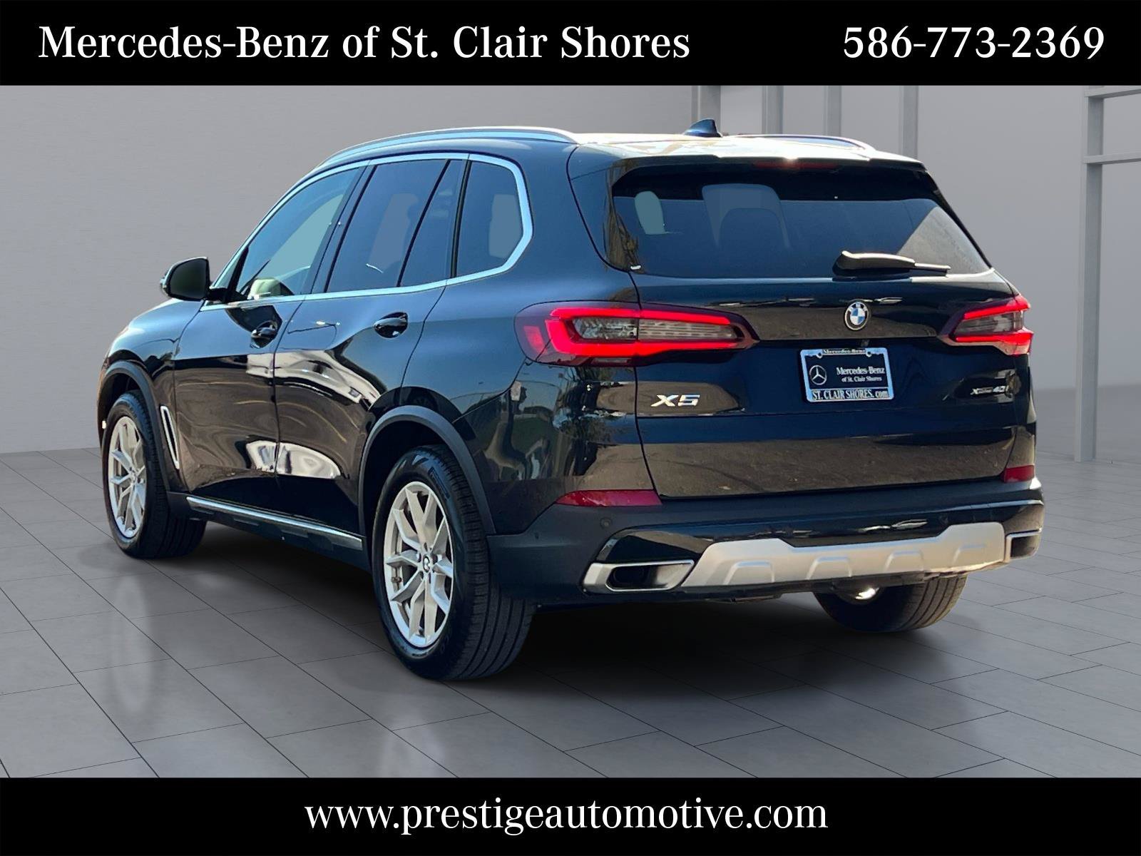 Used 2023 BMW X5 xDrive40i w/ Premium Package AWD/4WD image 3