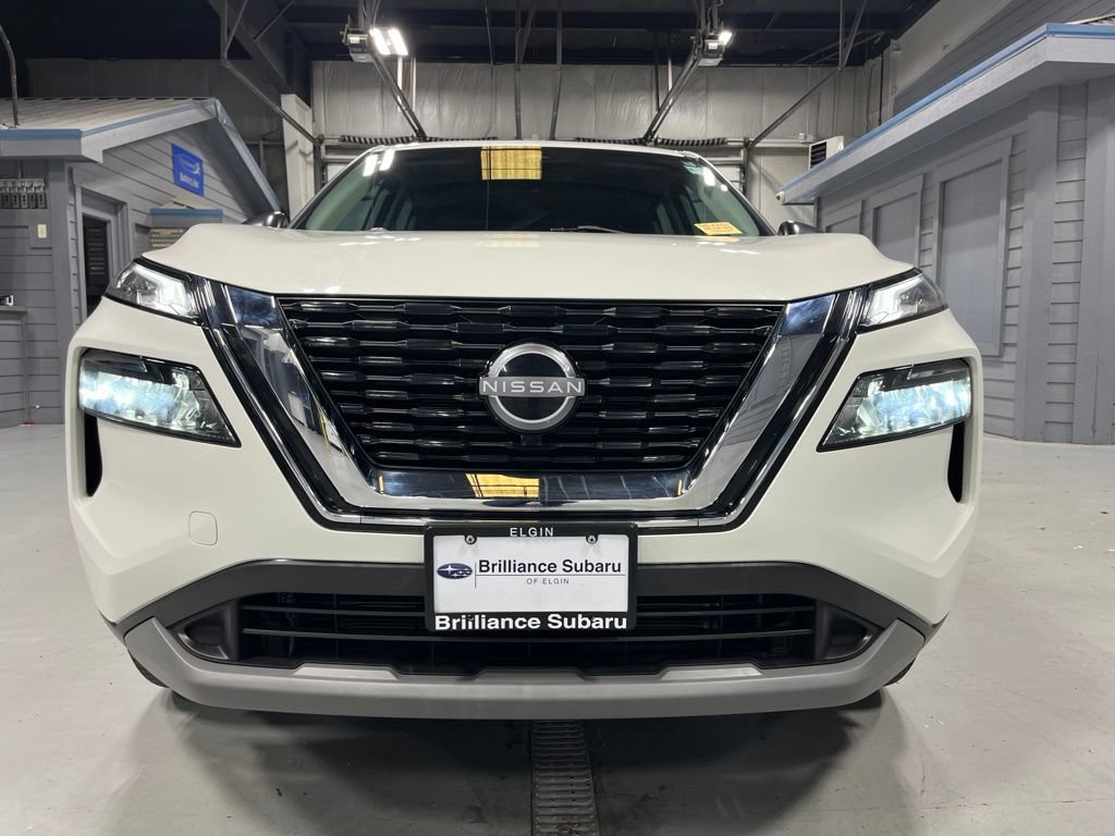 Used 2023 Nissan Rogue S AWD/4WD image 2