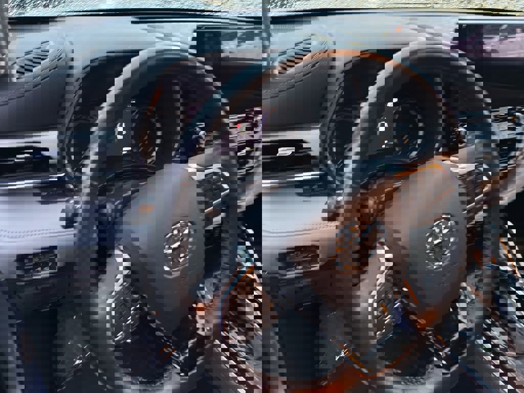 Used 2021 Toyota Highlander Limited image 12