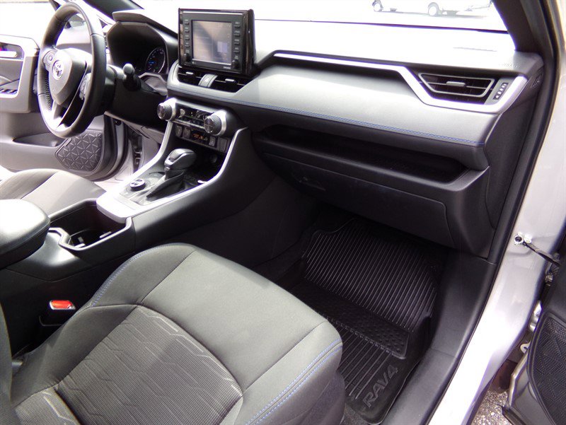 Used 2022 Toyota RAV4 SE image 21