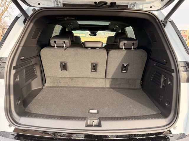 New 2026 Chevrolet Traverse RS w/ LPO, Floor Liner Package image 12