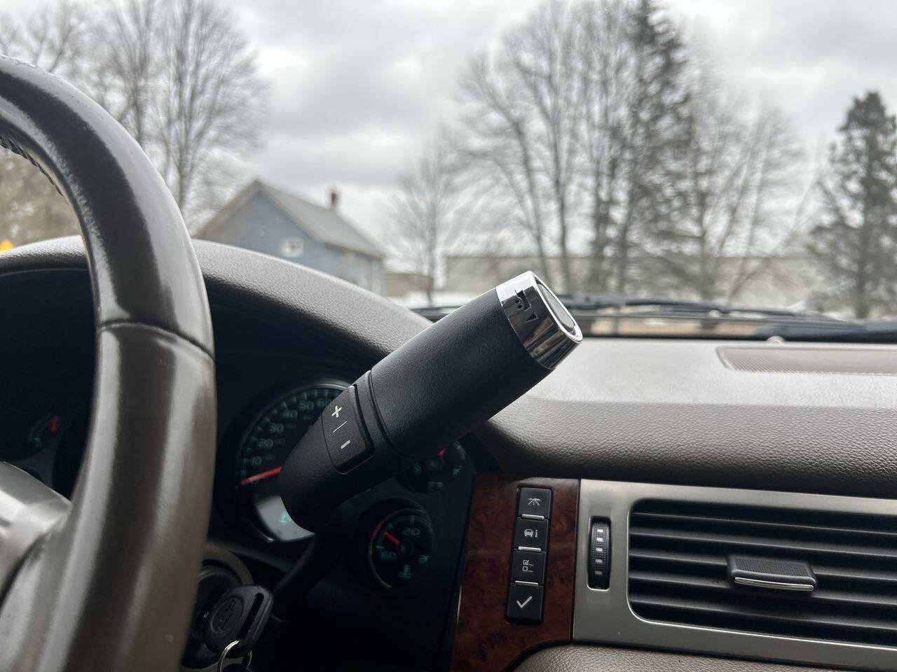 Used 2010 Chevrolet Tahoe LTZ image 18