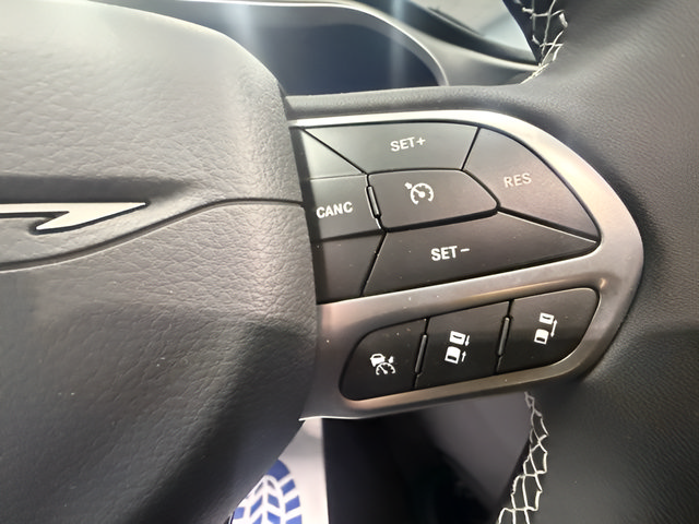 New 2027 Chrysler Pacifica Select FWD image 12