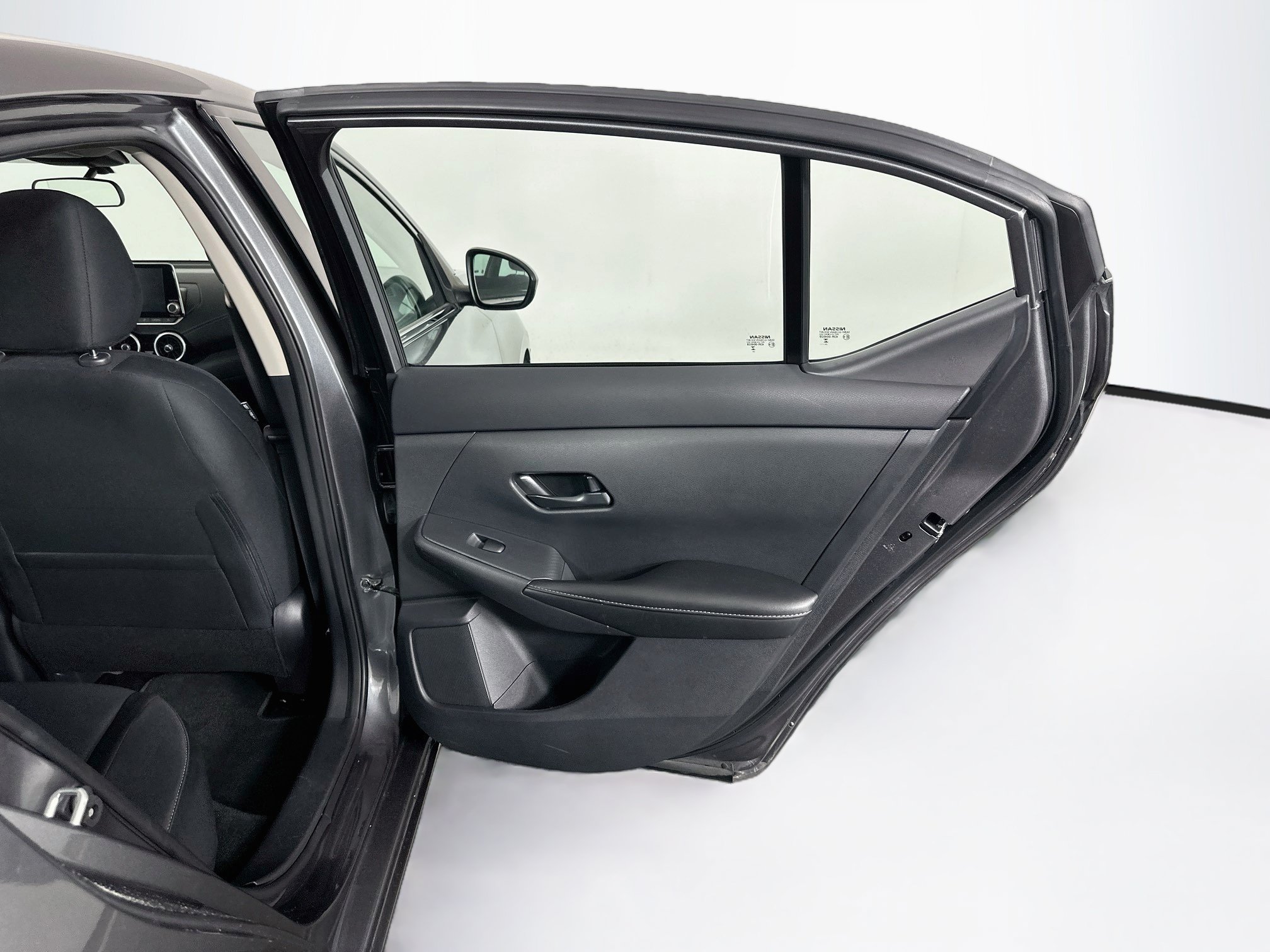 Used 2025 Nissan Sentra SV FWD image 27