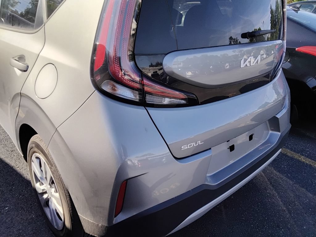 Used 2024 Kia Soul LX FWD image 13