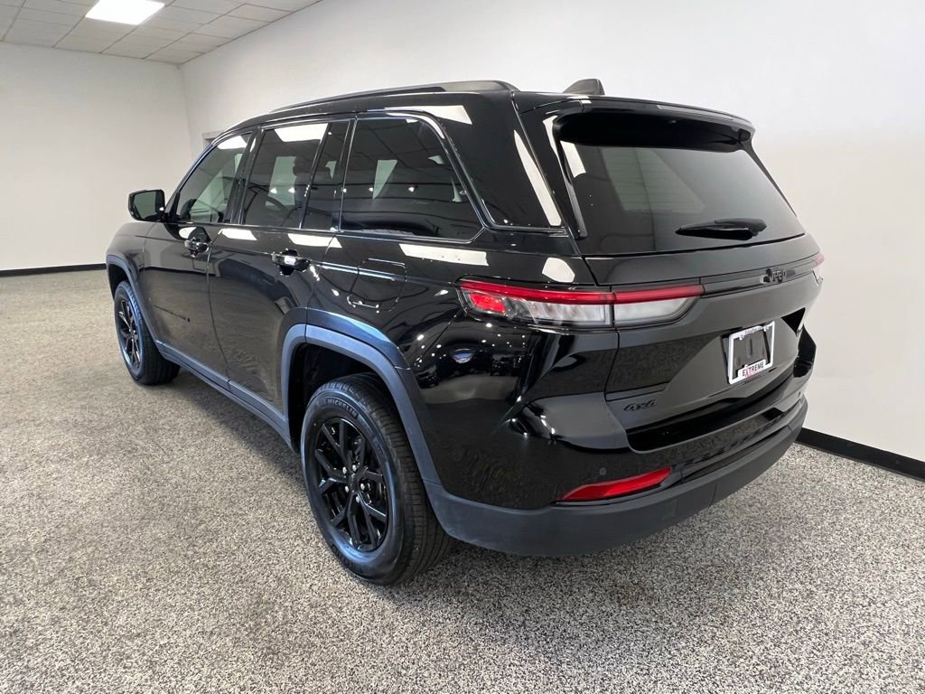 Used 2024 Jeep Grand Cherokee Altitude image 18