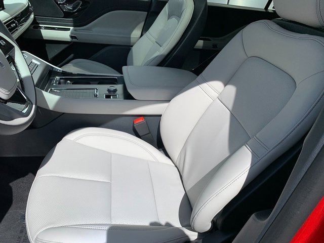 New 2026 Lincoln Aviator AWD w/ Jet Appearance Package image 23
