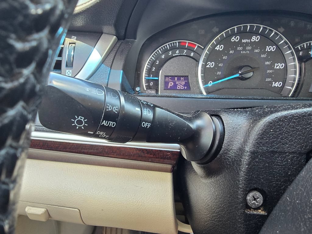Used 2013 Toyota Camry XLE FWD image 27