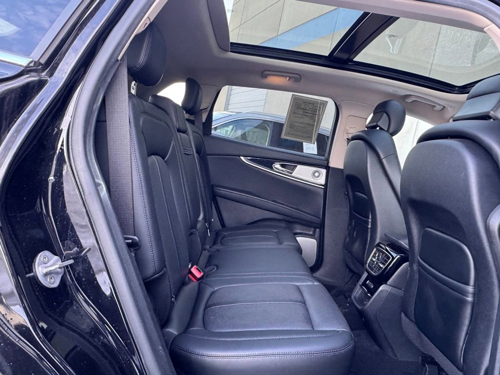 Used 2022 Lincoln Nautilus Reserve w/ Equipment Group 202A image 26