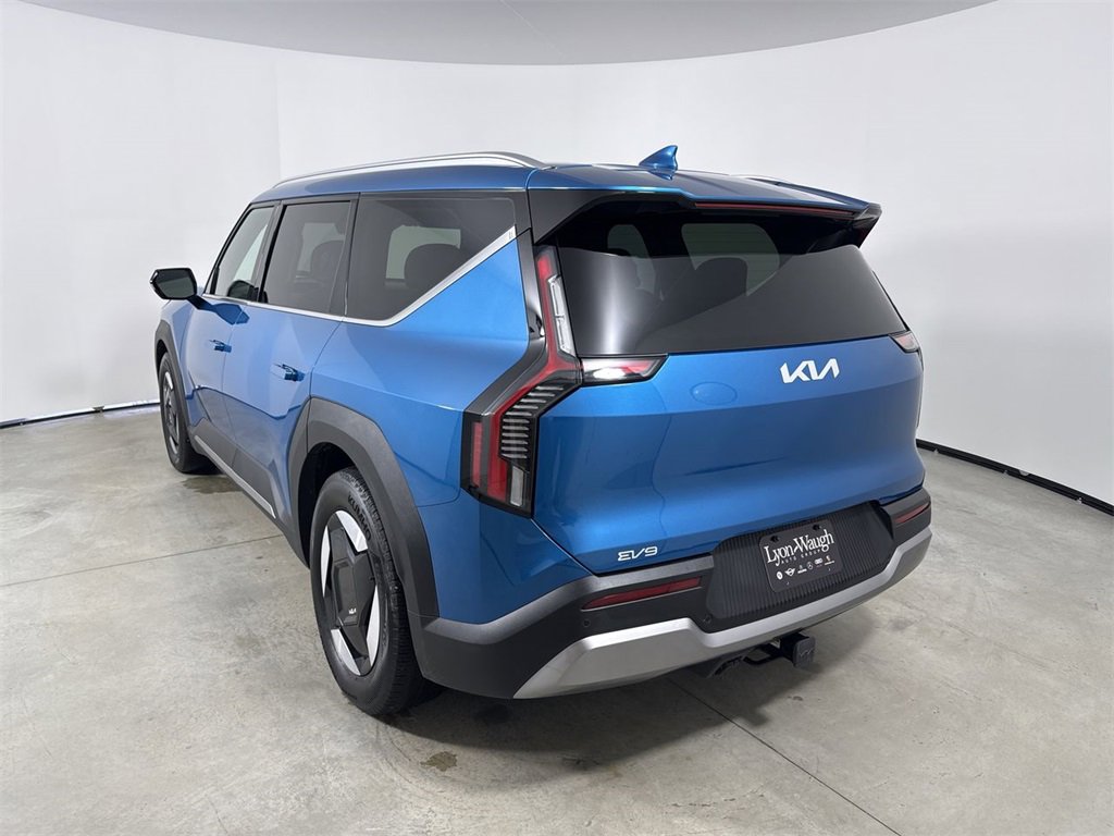Used 2025 Kia EV9 Wind image 3