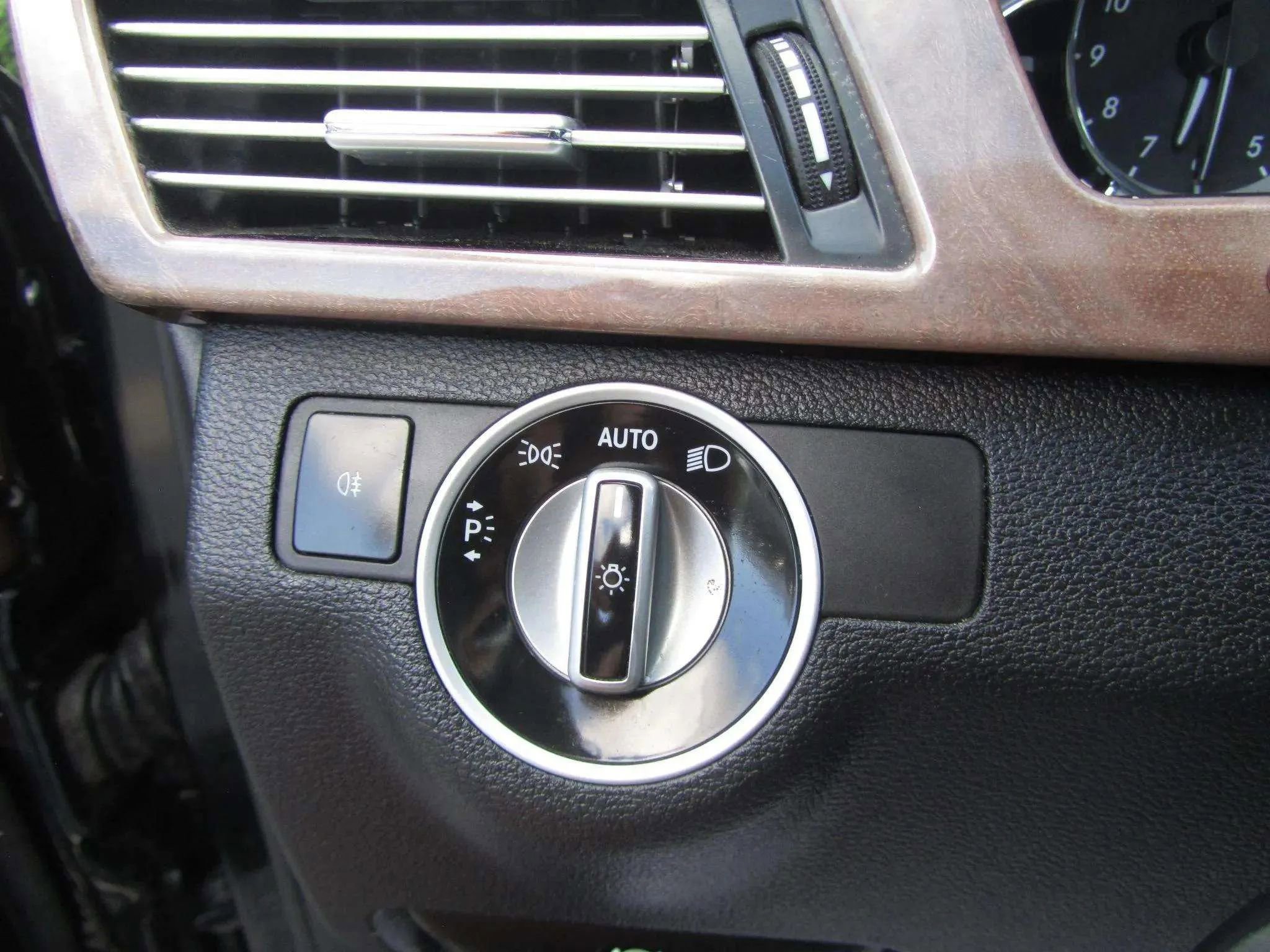 Used 2012 Mercedes-Benz E 350 BlueTEC Sedan image 26