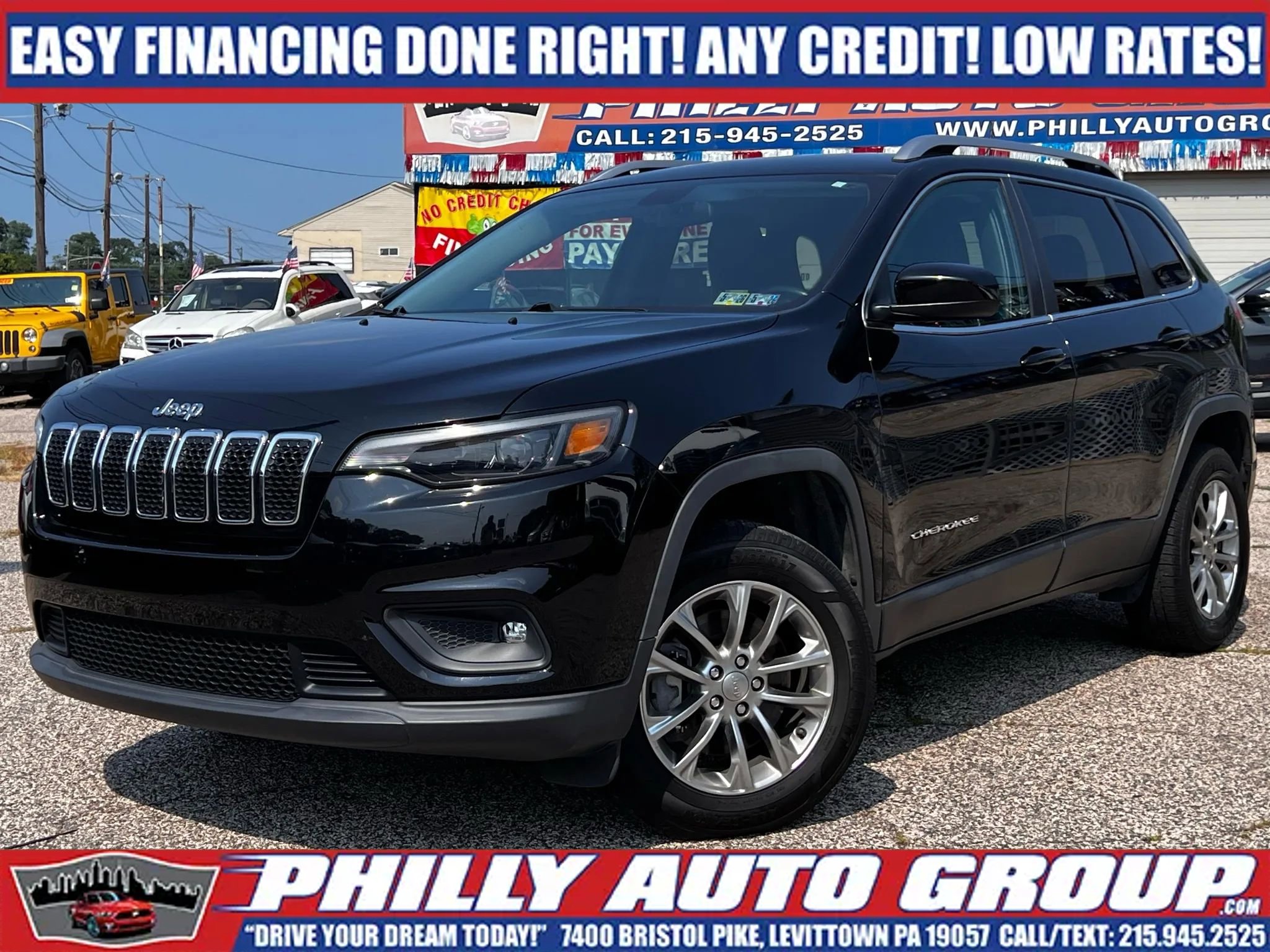 Used 2019 Jeep Cherokee Latitude Plus AWD/4WD image 3