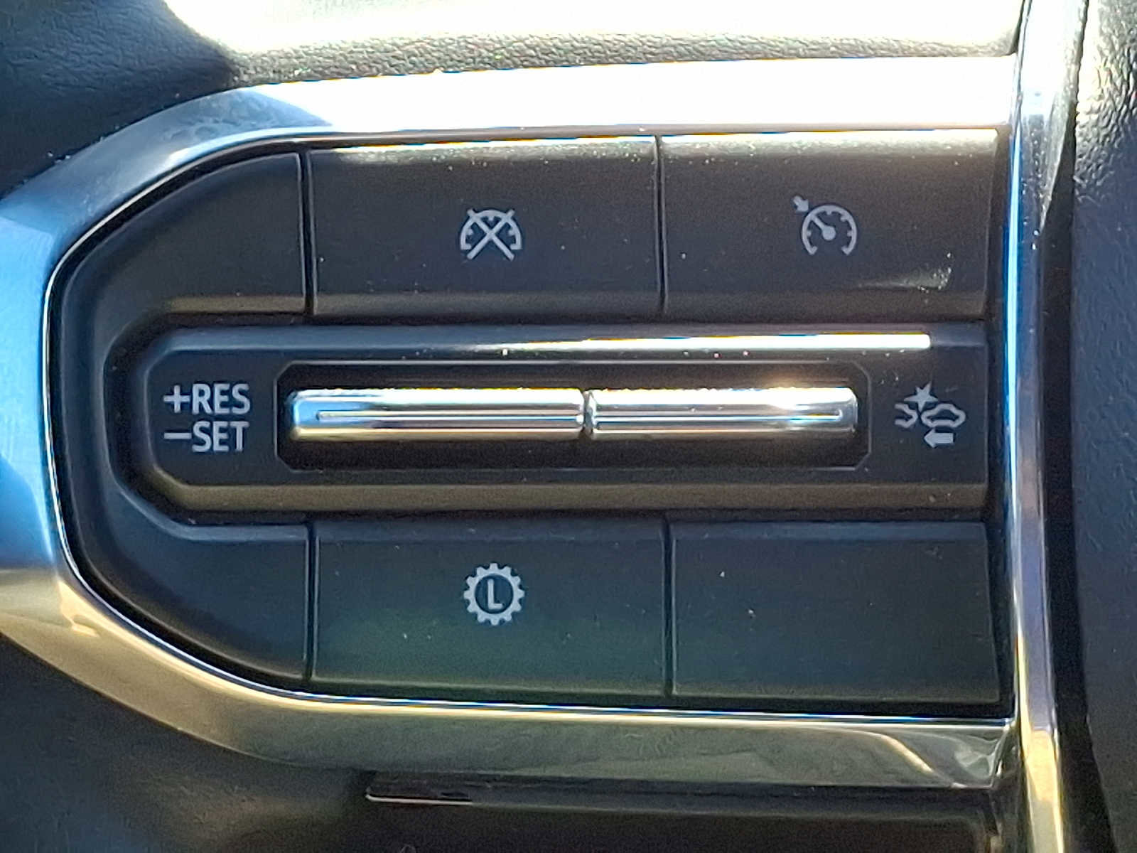 Used 2025 GMC Terrain Elevation image 21