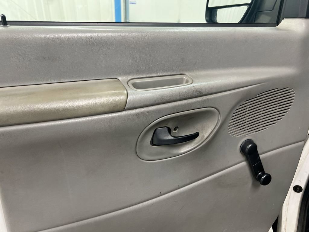 Used 2006 Ford E-250 and Econoline 250 image 19