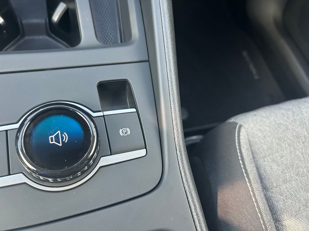 Certified 2025 Volkswagen Tiguan S image 55