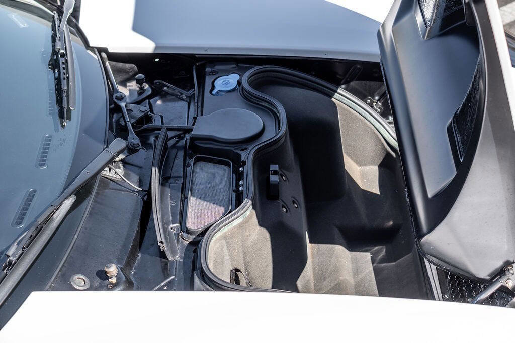 Used 2005 Ford GT image 39