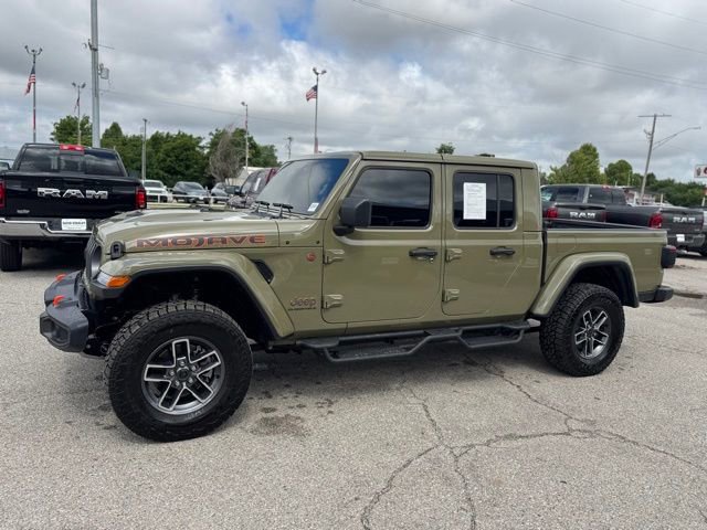 Used 2025 Jeep Gladiator Mojave w/ Convenience Group AWD/4WD image 3