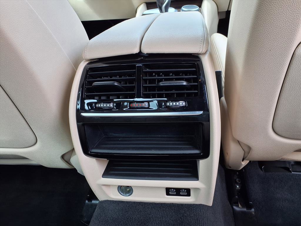 Used 2020 BMW 530e w/ Premium Package image 14