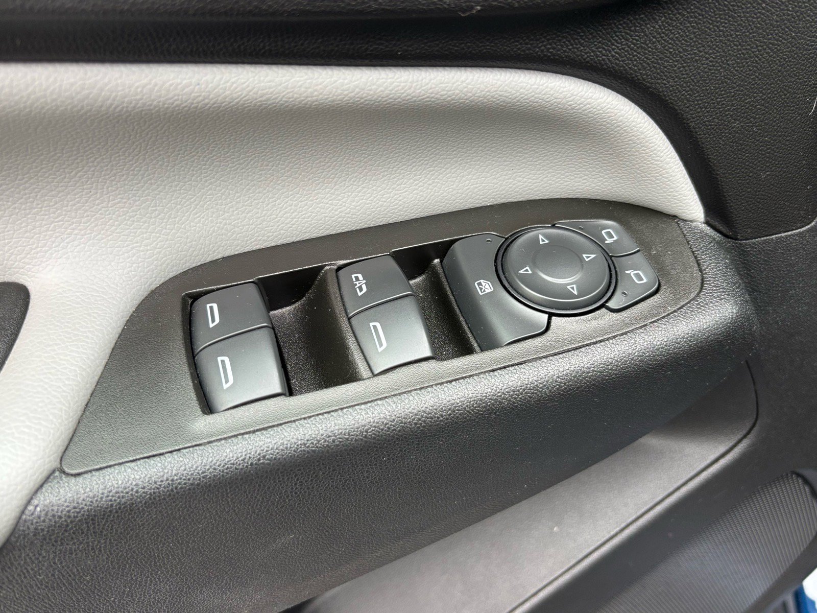 Used 2022 Chevrolet Equinox LS image 7